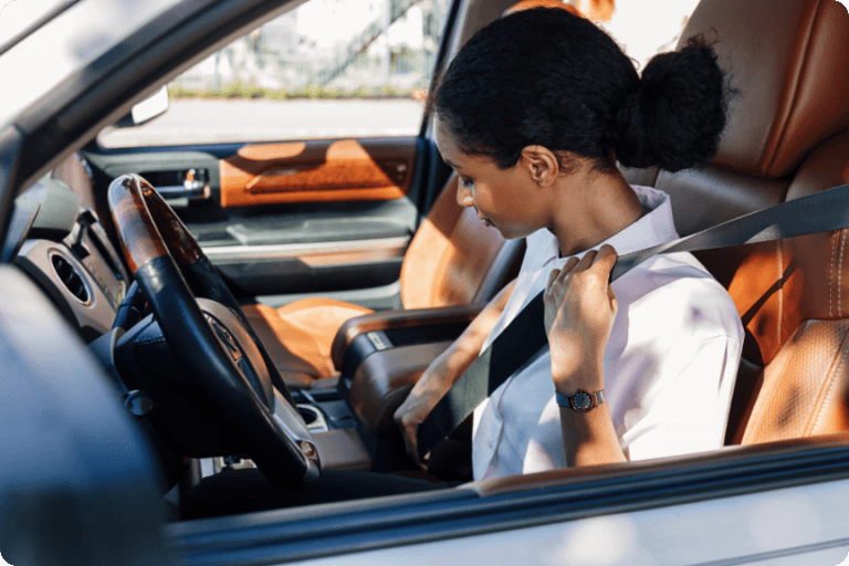Female Driver 6 | Complycube Mobility as a service driver screening and driver background verification